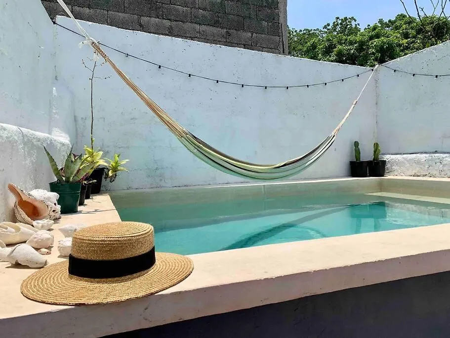 Casita Azul Colonial En El Centro De Merida. Casa de Férias