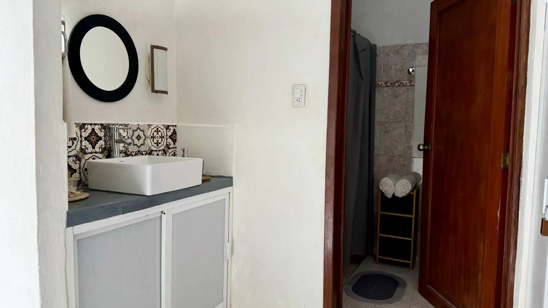 Casita Azul Colonial En El Centro De Merida.